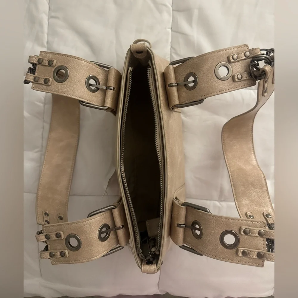 urban outfitters handbag - Picture 3 of 4